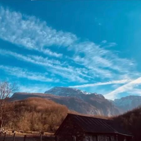 Shpija E Gjyshit Vuthaj Hotell Gusinje Exteriör bild