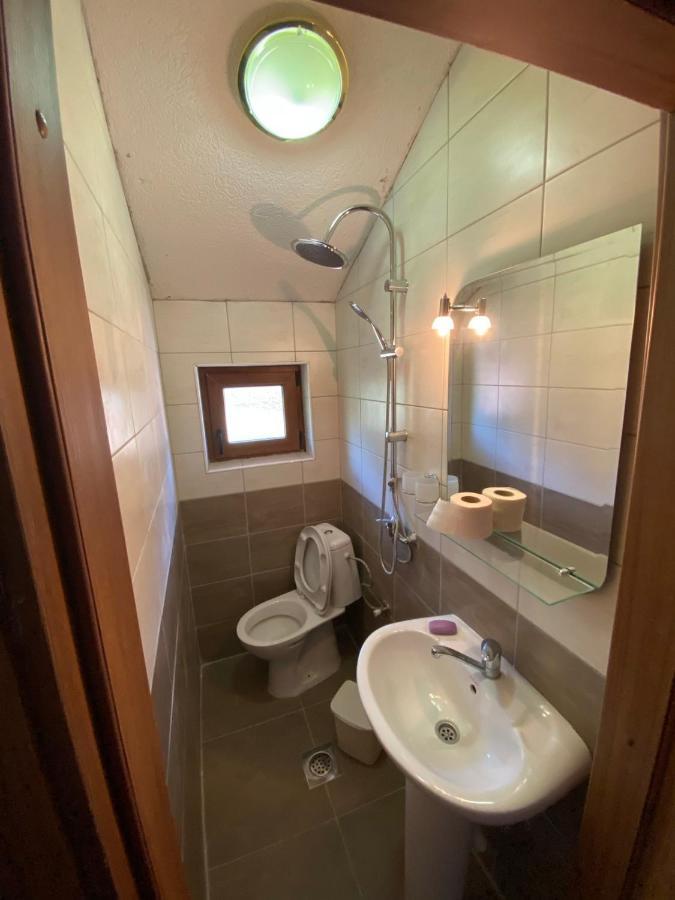 Shpija E Gjyshit Vuthaj Hotell Gusinje Exteriör bild