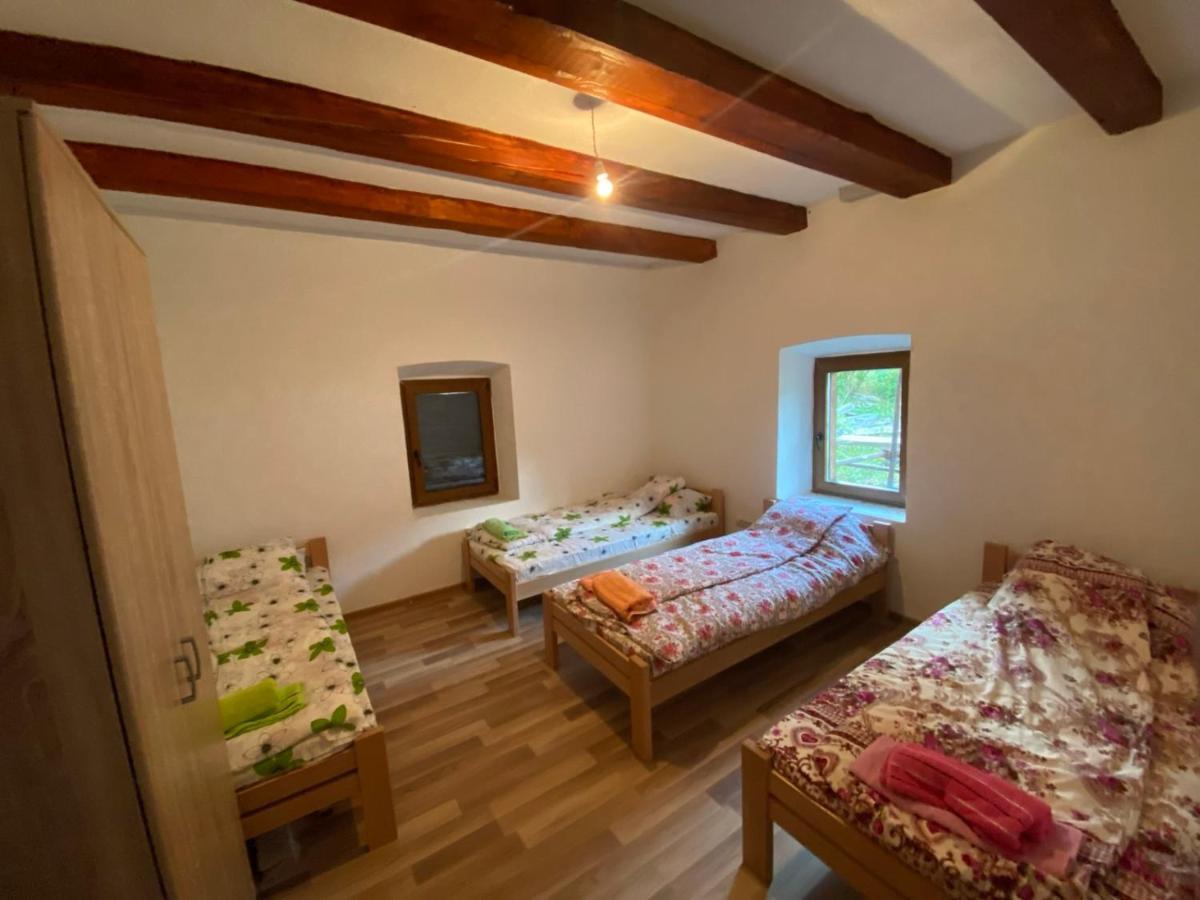 Shpija E Gjyshit Vuthaj Hotell Gusinje Exteriör bild